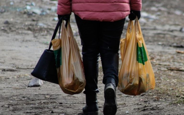 Люба ніколи не відчувала себе заміжньою жінкою. Благо, її маленький син виявився справжнім чоловіком