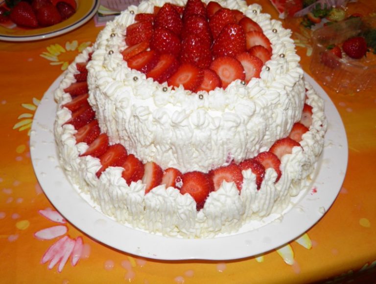 У моєї свекрухи будинок так загубився у бруді, аж тошно від одного виду, а вона всім розповідає про те, яка я нікчемна господиня.