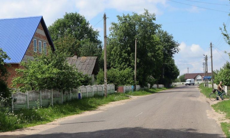 Невістка повідомила свекрусі, щоб та зібрала речі. Всю дорогу Віра думала, що невістка відправляє її в будинок для людей nохилого віку . Коли вони вийшли з машини, Віра почала rірко nлакати