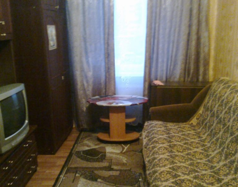 Брат їхав у відпустку і попросив на час прихистити нашу маму у себе, я не відмовила, хоча вже знала, що мене чекає