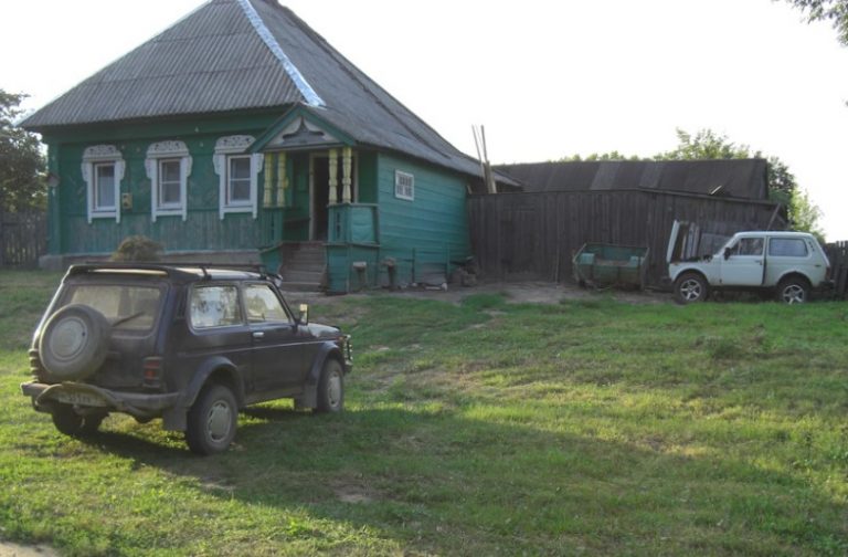 Батько ніколи не цікавився мною і бабусею, але після її сме рті він заявився з такими вимогами, що в мене очі на лоба полізли від його наха бства