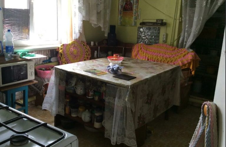Після Того, Як Першого Дня Шлюбу Свекруха Покликала Мене На Кухню І Сказала Дещо. Того Ж Вечора Я Зібpала Свої Речі І Втекла Звідти.