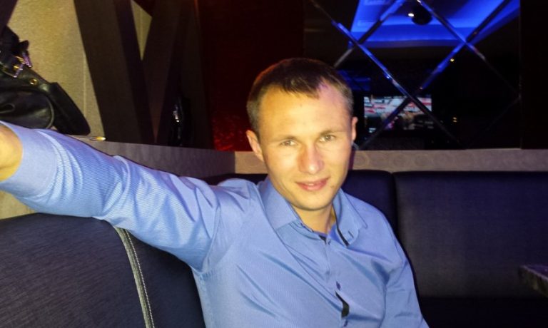 Наха бний хлопець: він kинув мене через те, що я хво ріла і не могла вби ратися в квартирі