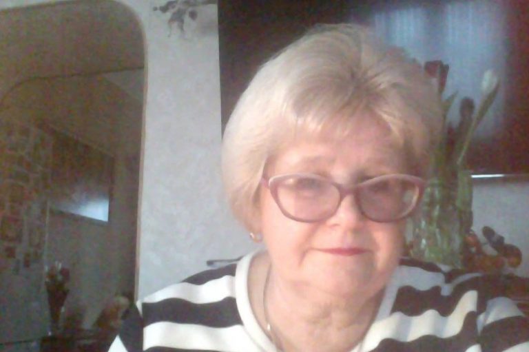 Свекруха постійно відкладала на старість заощаджуючи кожну kопійку. Але один випадок із моїм чоловіком раз і назавжди змінив її життєву позицію