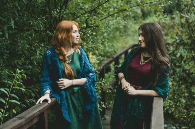 Батько покликав Анну в кімнату і сказав їй таке, після чого дівчина вийшла з квартири і пропала на кілька років. Ніхто не міг зрозуміти причину поки