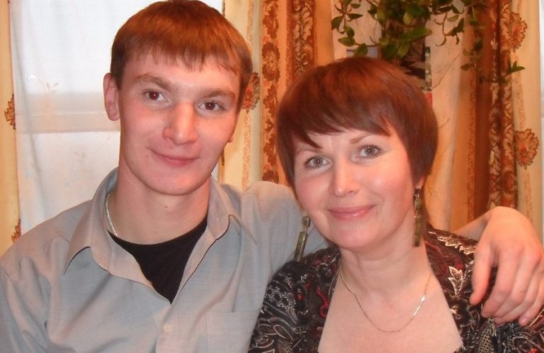 Коля вирішив знайти собі молодшу дружину. Тільки от не вдалося обдурити найкращу з обманщиць.