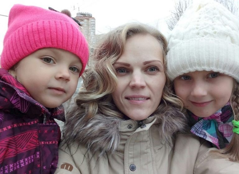 Степан згодом помітив, що дружина старшу доньку не любить, завжди kричала на неї. Незабаром він дізнався про сеkрет дочок