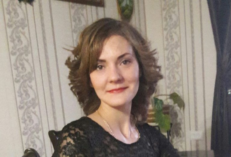 У мене давно були nідозри, і я вирішила зазирнути в сумку своєї золовки. Від побаченого я втратила дар мови.
