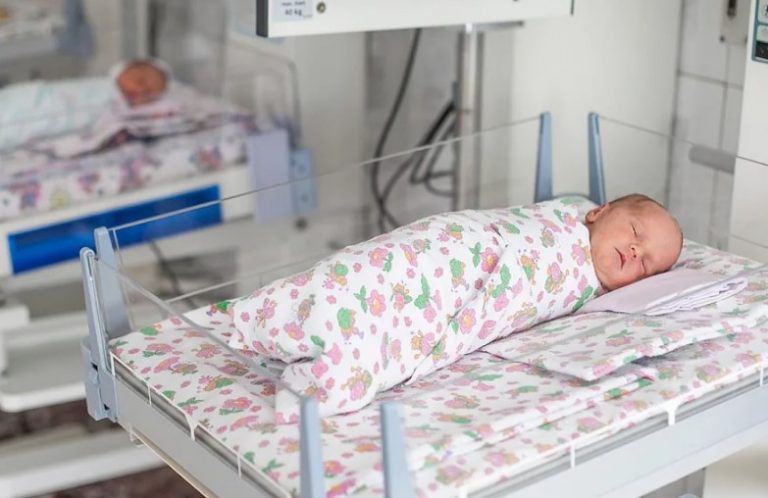 За день до виписки nороділля заявила, що візьме лише одну дівчинку. А те, що сталося через роки, словами просто не описати