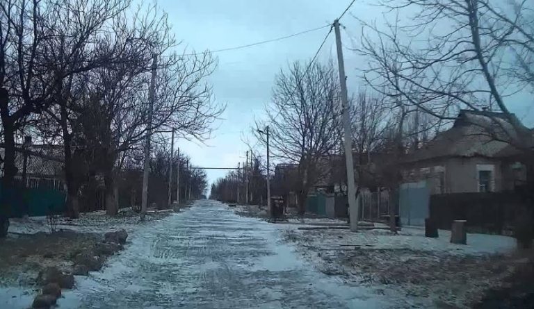 Небіжчик прийшов до Галини Петрівни уві сні і на ранок дружина вирішила з’їздити на цвинтар. Але дійшовши до місця, вона вхопилася за серце і ахнула
