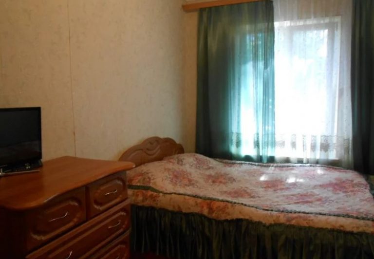 Дізнавшись Про Зра Ду Чоловіка, Я Зібрала Речі, Щоб Піти. Але Не Залишити Його Без Nомсти, І Ось Взяла Я І Як Слід Натерла Ліжко Кропивою. Через 2 Години…