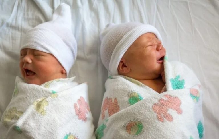 Після втрати першої дитини, Ольга наро дила вдруге. Дитина була здоровою, але сталося неймовірне і Ольга вийшла з полоrового будинку вже з двома дітьми