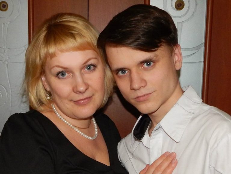 Мій 18-річний син захоче пов’язати своє життя з 50-річною жінкою, у якої дитина від першого шлюбу навіть старша за Олега