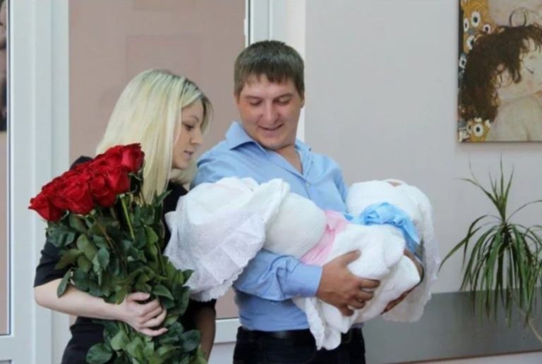 Коли я виходила заміж за Толю, особливого вибору я не мала — я вже була вагітна. На весіллі, яке відбулося пізно восени, я більше нагадувала колобка, ніж струнку наречену