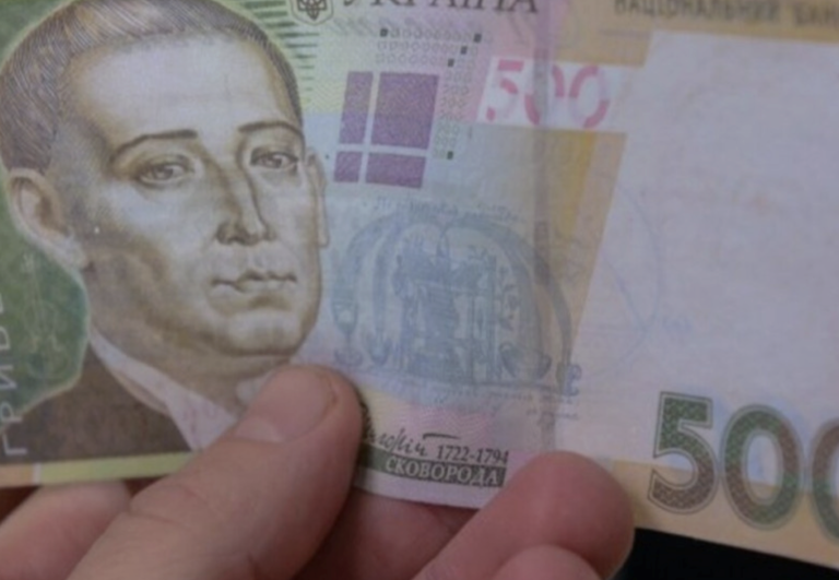 Ми з чоловіком перестали підтримувати сім’ю сина, коли зрозуміли, що наша невістка Катя направляє всю нашу допомогу своїй матері-маніпуляторці.