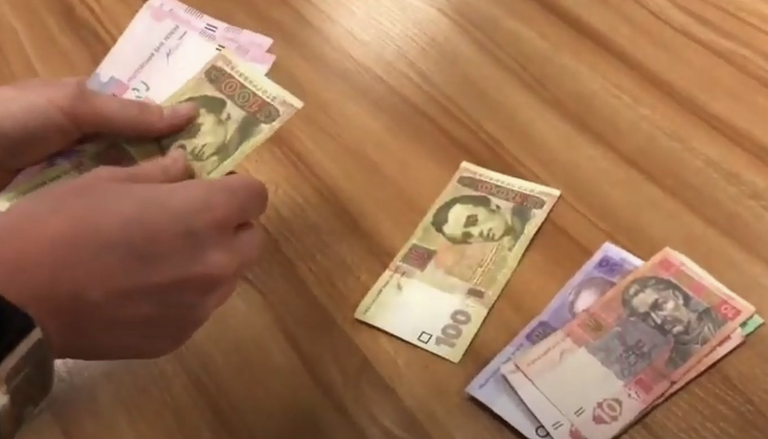Протягом багатьох років я постійно допомагала своїм сестрам у фінансовому плані. Але коли я вирішила налагодити власне життя – вони приголомшили мене своєю заявою.