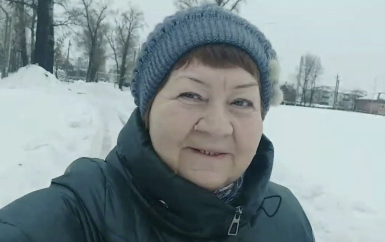У день народження я вирішила повідомити важливу новину своїй єдиній дочці, вважаючи, що вона буде рада за мене. Але її реакція виявилася вкрай протилежною.