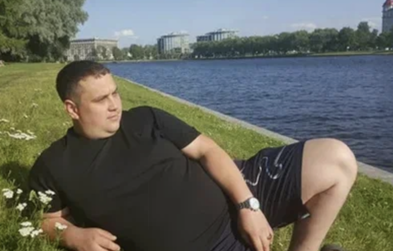 Мені 54, і я живу один після того, як дружини не стало 2 роки тому. Синам начхати на мене з того часу, як я вийшов на пенсію, адже до цього я регулярно відправляв їм гроші.