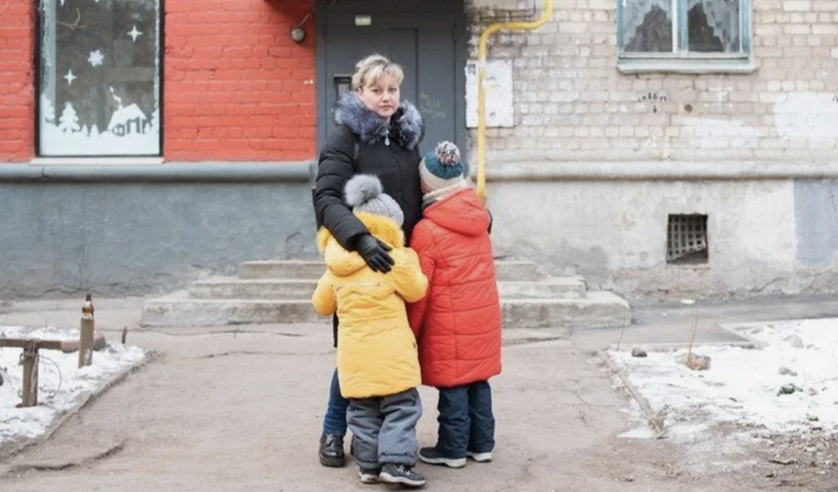 Олена була щаслива, коли їм вдалося всиновити дитину дальньої родички її чоловіка Остапа. Але незабаром на неї чекала нищівна новина.