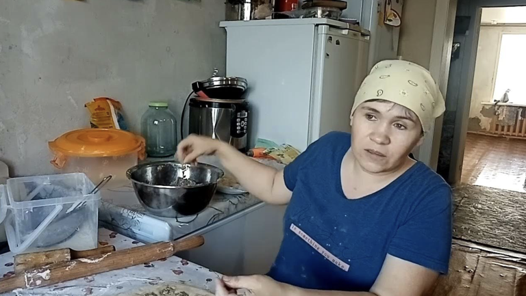 Поведінка свекрухи постійно виводить мене з себе. Незважаючи на це, мій чоловік не погоджується на рішучий крок у бік самостійного життя.