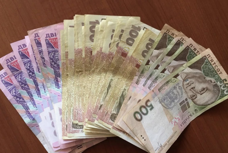Як старша дочка в багатодітній сім’ї я завжди підтримувала свою сестру і двох братів. Я фінансувала навчання молодших братів та допомогла сестрі виплатити квартиру